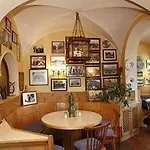 Zum Kirchenwirt Otel 3*